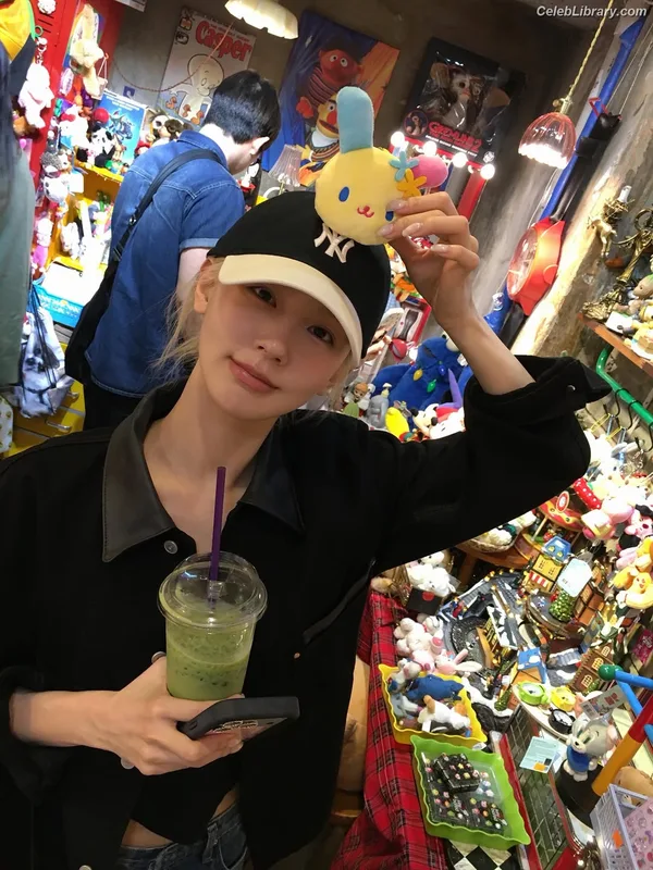 Cho Mi-yeon (Miyeon) - i-dle [(G)I-dle] photo 5 of 1019