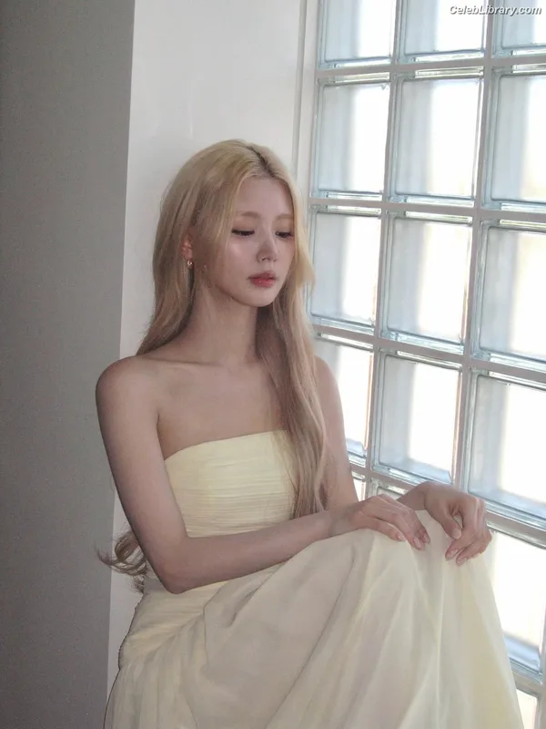 Cho Mi-yeon (Miyeon) - i-dle [(G)I-dle] photo 11 of 1019