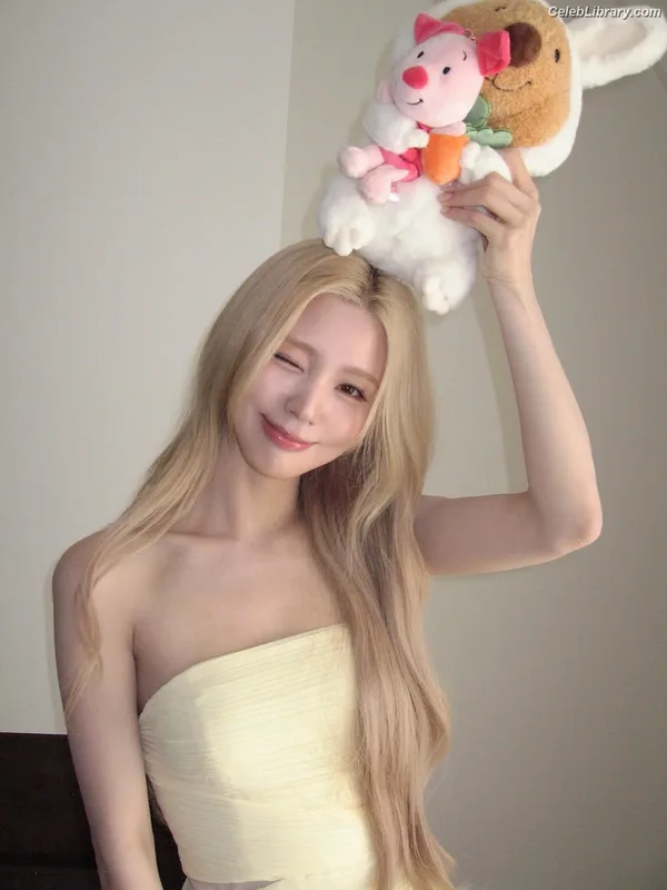 Cho Mi-yeon (Miyeon) - i-dle [(G)I-dle] photo 19 of 1019