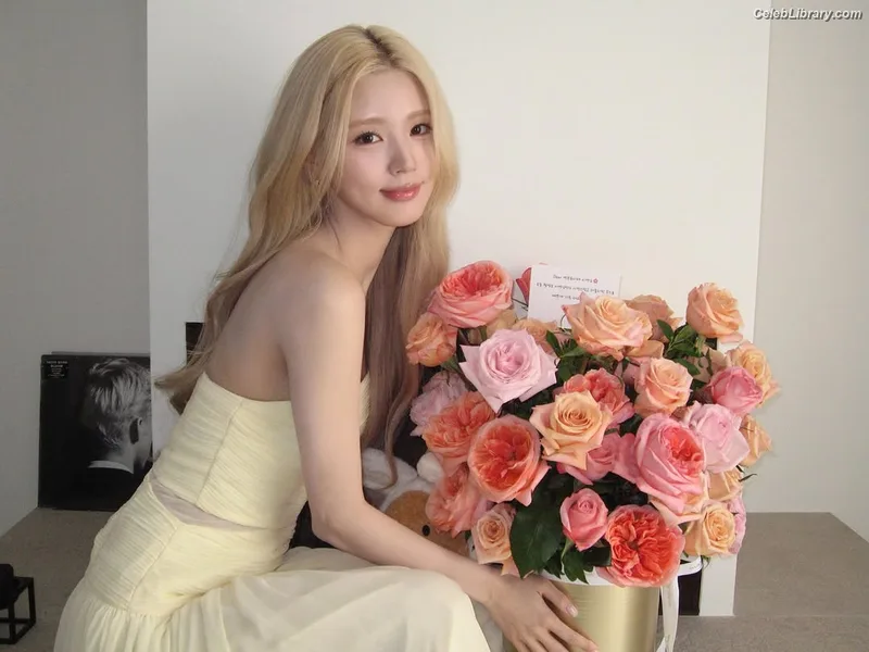 Cho Mi-yeon (Miyeon) - i-dle [(G)I-dle] photo 24 of 1019