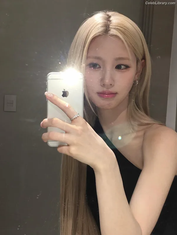 Cho Mi-yeon (Miyeon) - i-dle [(G)I-dle] photo 2 of 1019