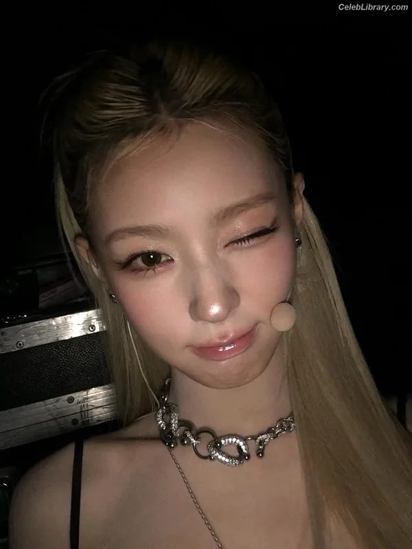 Cho Mi-yeon (Miyeon) - i-dle [(G)I-dle] photo 6 of 1019