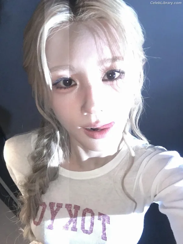 Cho Mi-yeon (Miyeon) - i-dle [(G)I-dle] photo 11 of 1019