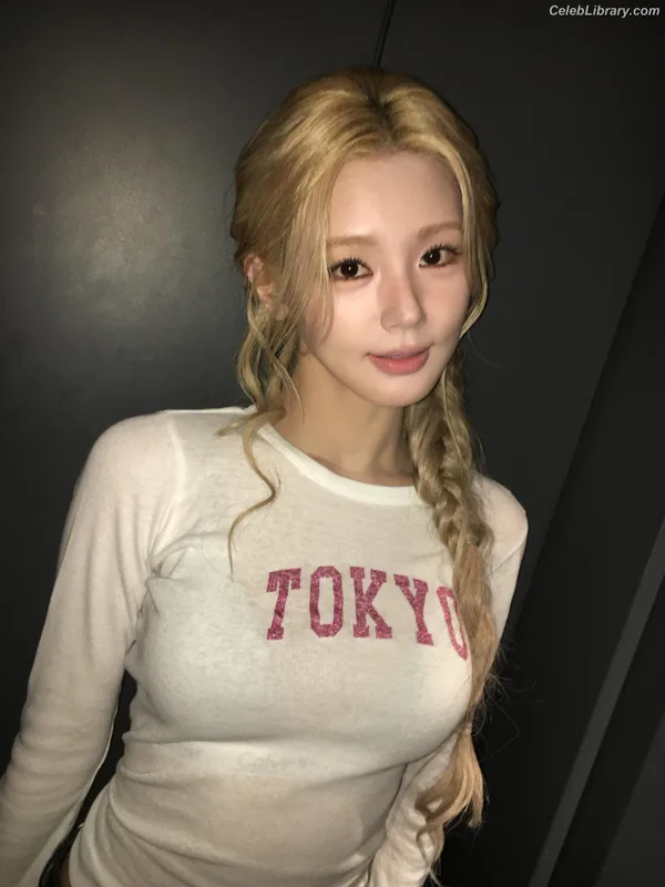 Cho Mi-yeon (Miyeon) - i-dle [(G)I-dle] photo 13 of 1019
