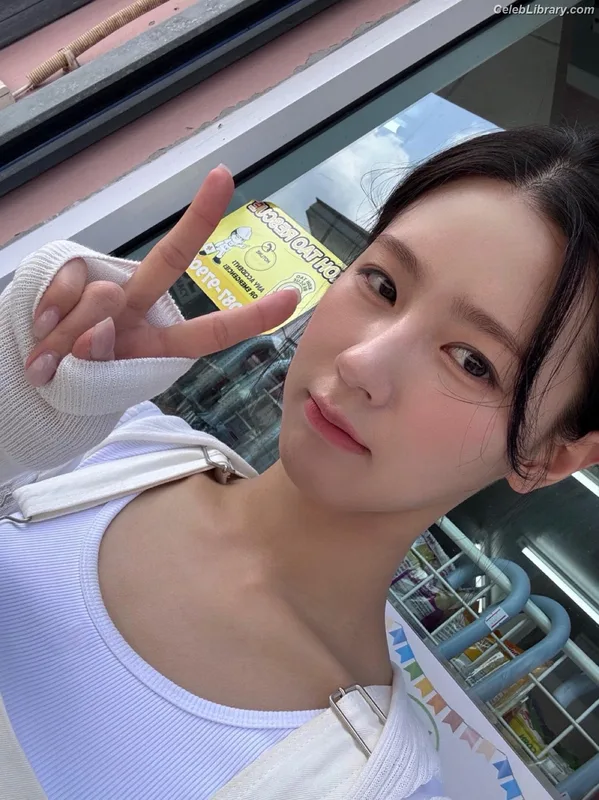 Cho Mi-yeon (Miyeon) - i-dle [(G)I-dle] photo 9 of 1019