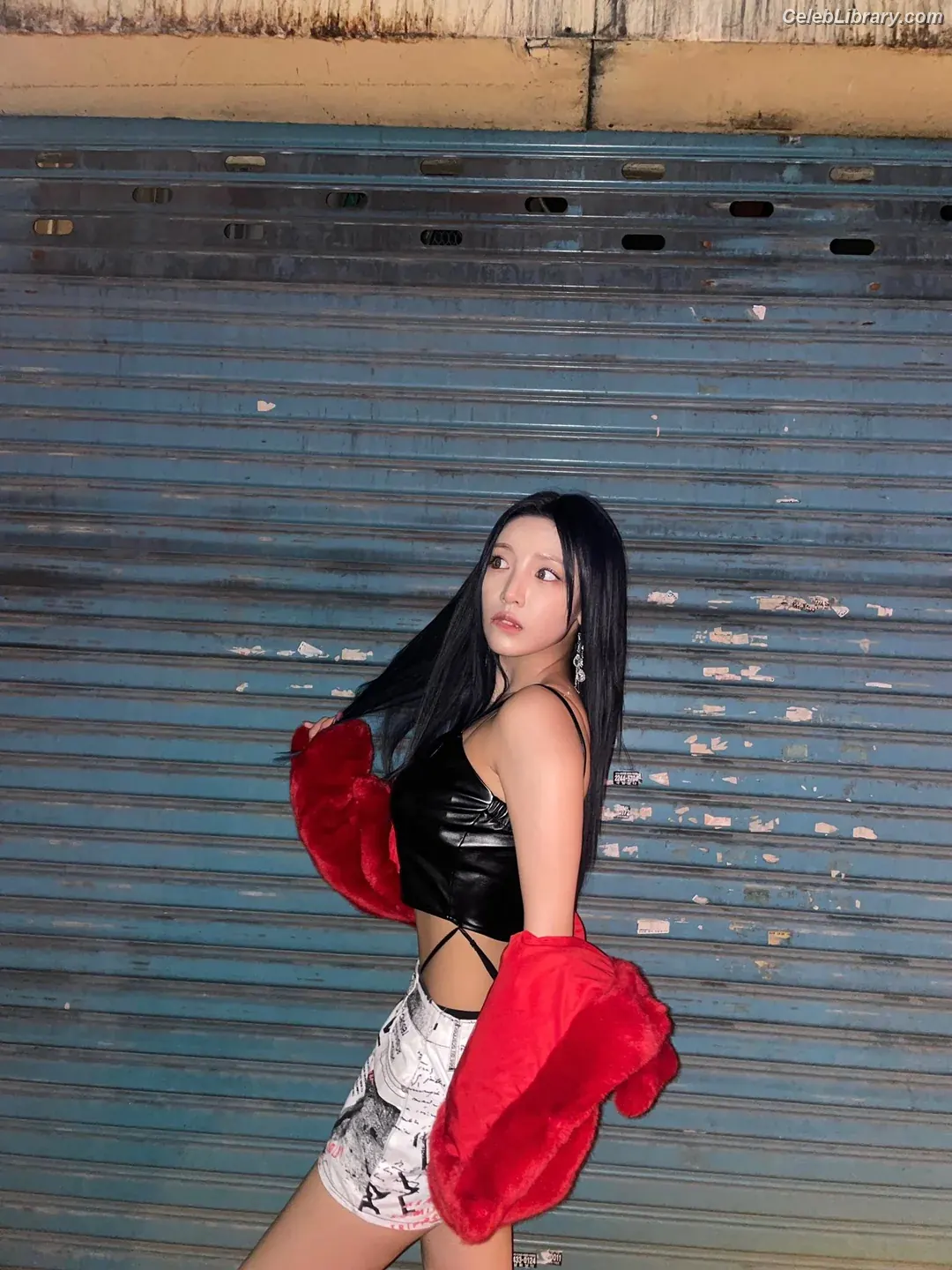 Chowon (LIꓨHTSꓵM  LIGHTSUM) photo 21 of 80