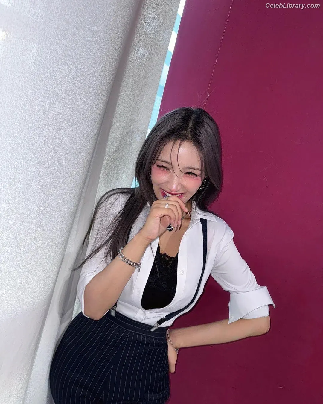 Chowon (LIꓨHTSꓵM LIGHTSUM) photo 7 of 80