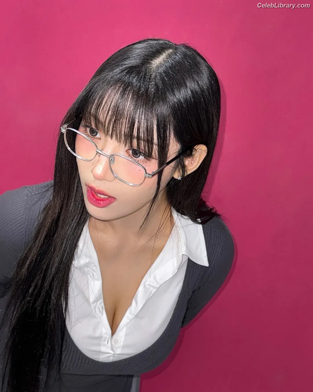 Chowon (LIꓨHTSꓵM LIGHTSUM) photo 16 of 80