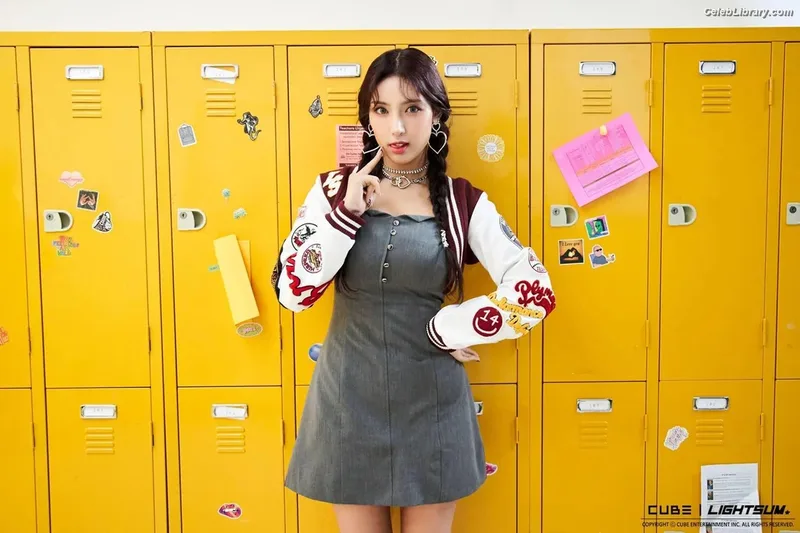 Chowon (LIꓨHTSꓵM  LIGHTSUM) photo 2 of 81
