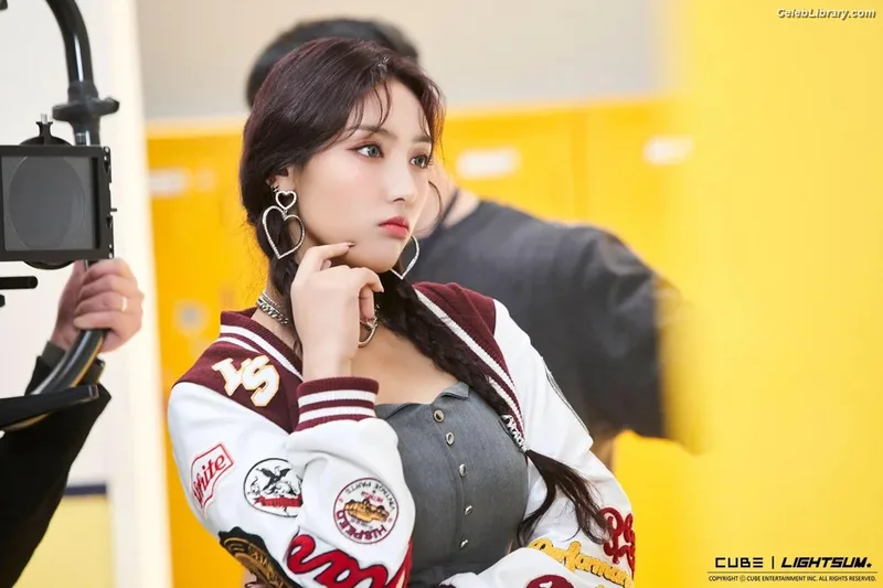 Chowon (LIꓨHTSꓵM  LIGHTSUM) photo 5 of 81