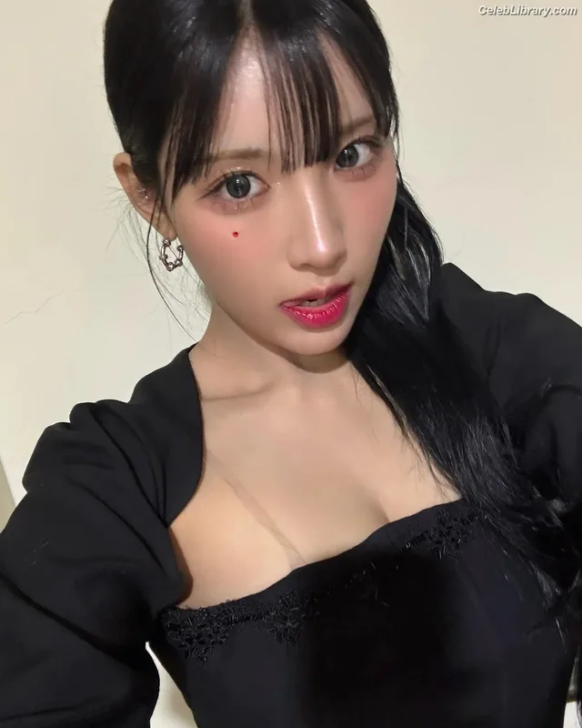 Chowon (LIꓨHTSꓵM LIGHTSUM) photo 5 of 81