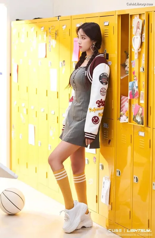 Chowon (LIꓨHTSꓵM  LIGHTSUM) photo 8 of 81