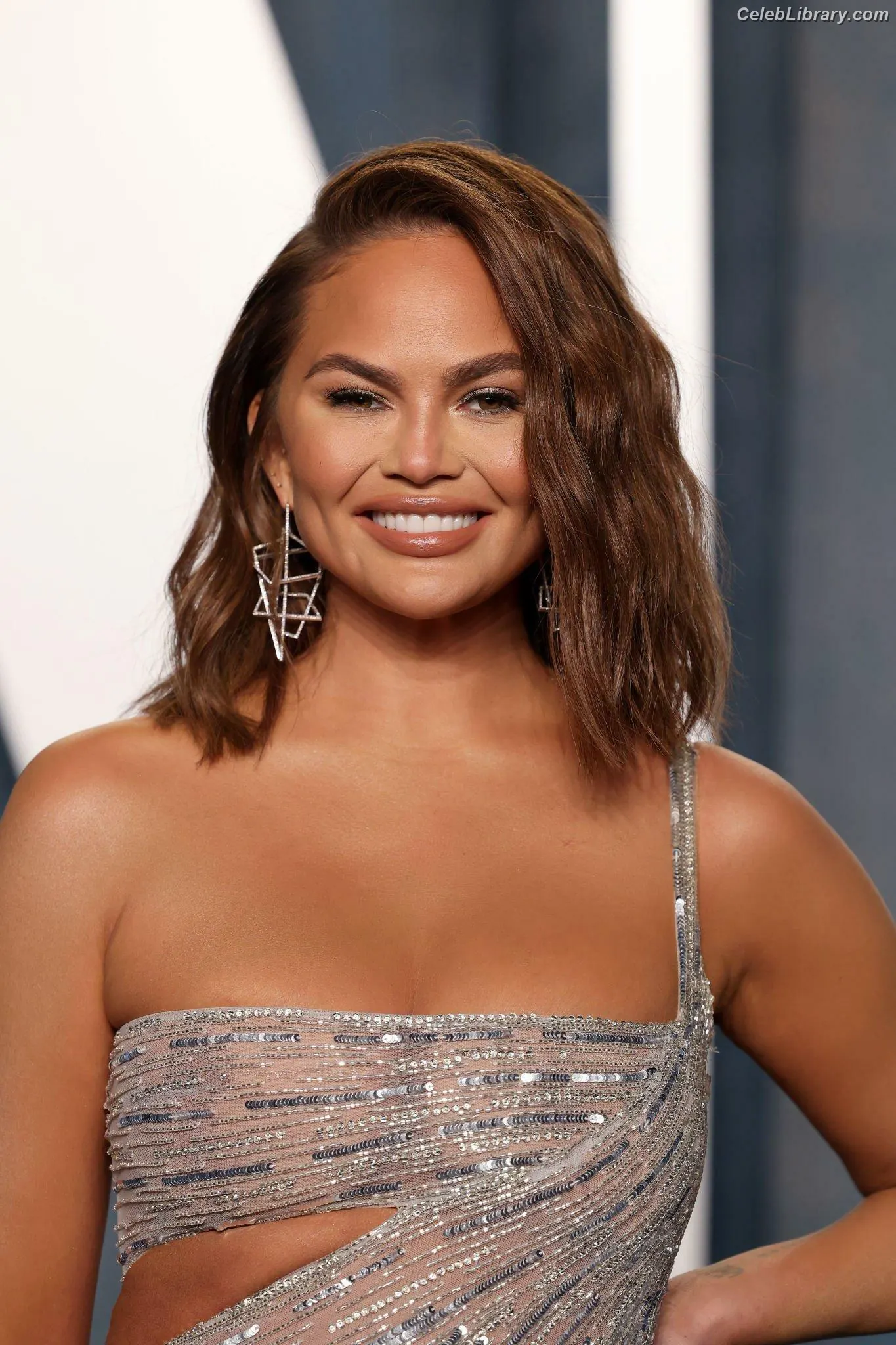 Chrissy Teigen photo 3 of 898