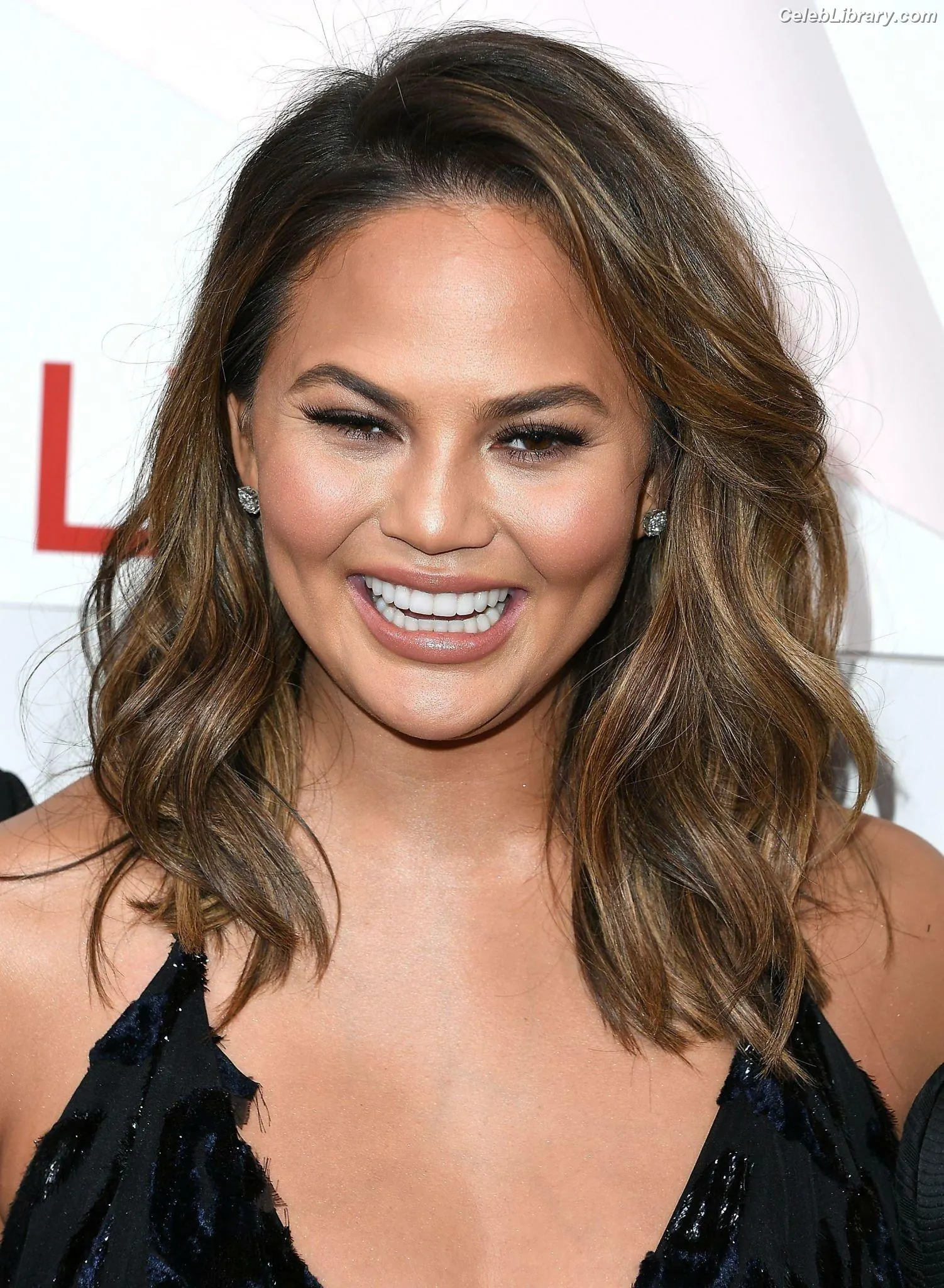 Chrissy Teigen photo 20 of 898