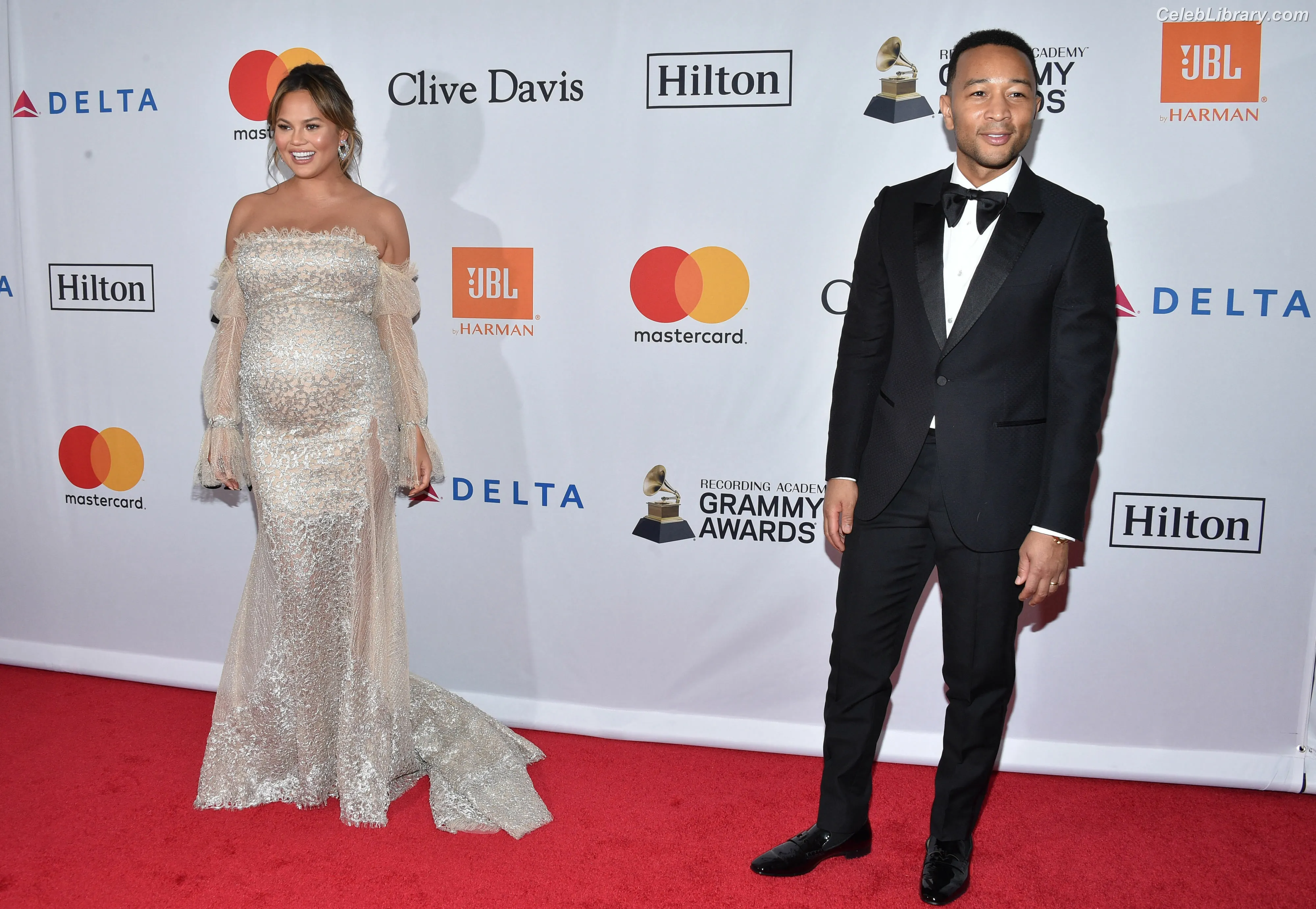 Chrissy Teigen photo 15 of 898