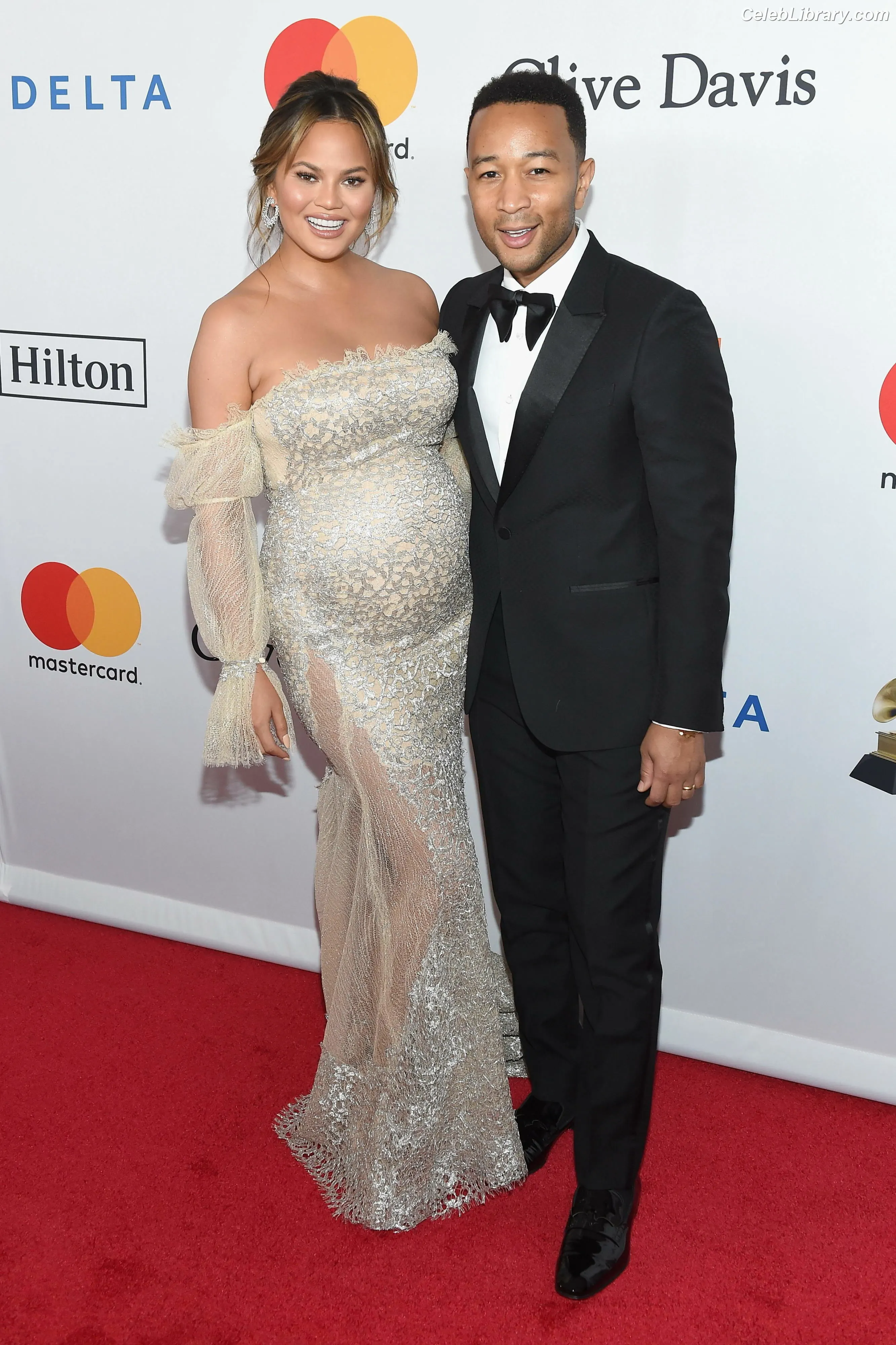 Chrissy Teigen photo 2 of 898