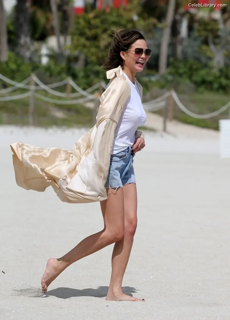 Chrissy Teigen photo 24 of 898