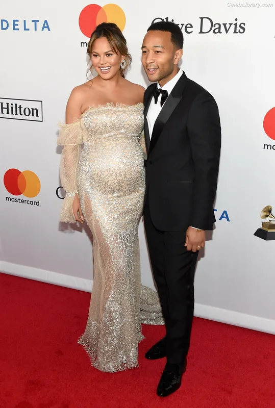 Chrissy Teigen photo 1 of 899