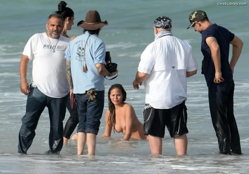 Chrissy Teigen photo 10 of 899