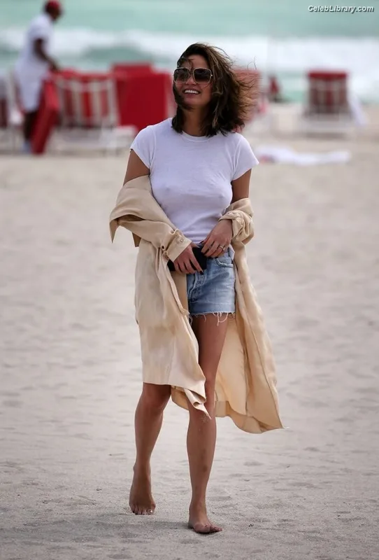 Chrissy Teigen photo 20 of 899