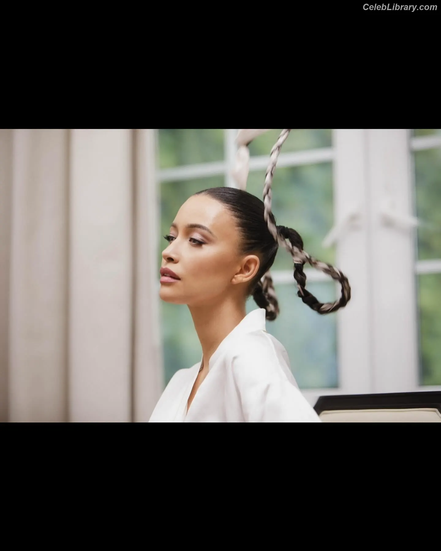 Christian Serratos photo 2 of 302