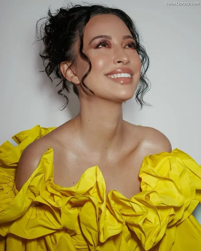 Christian Serratos photo 4 of 303