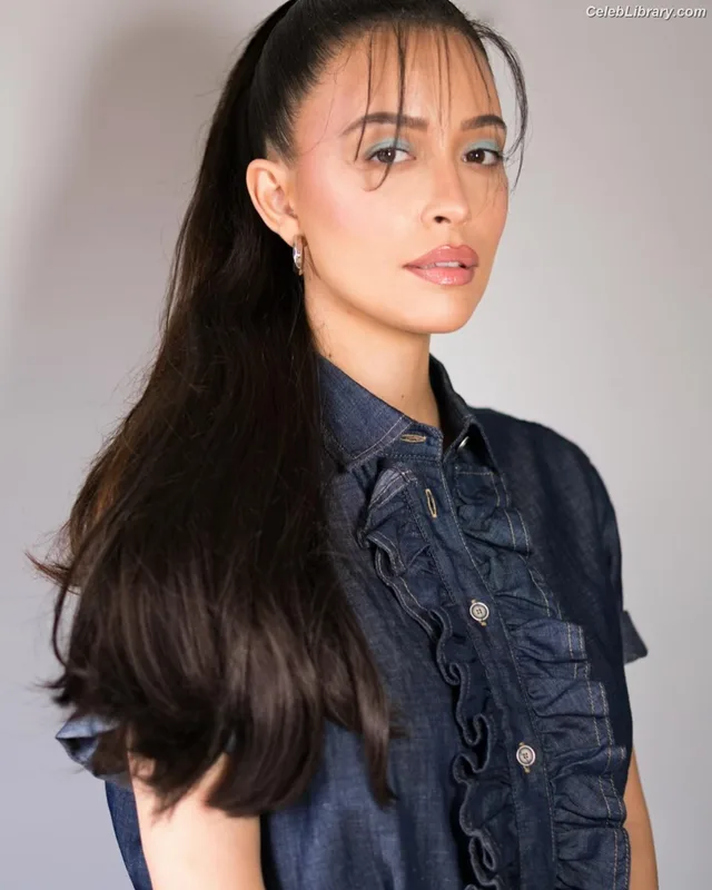 Christian Serratos photo 3 of 303