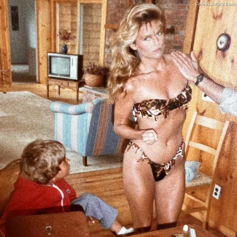 Christie Brinkley photo 6 of 98
