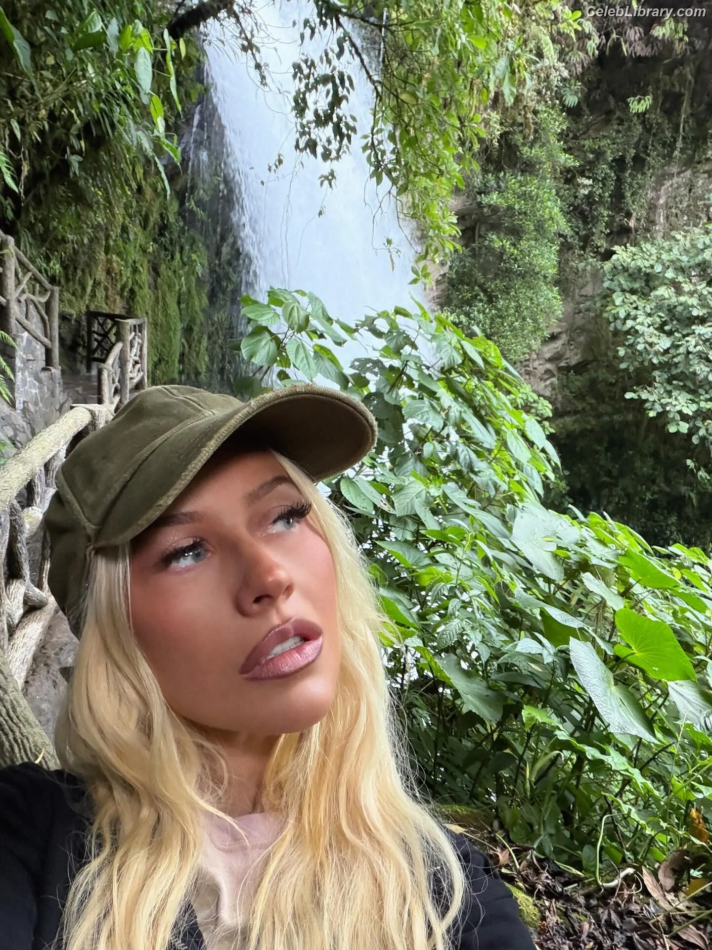 Christina Aguilera photo 4 of 634