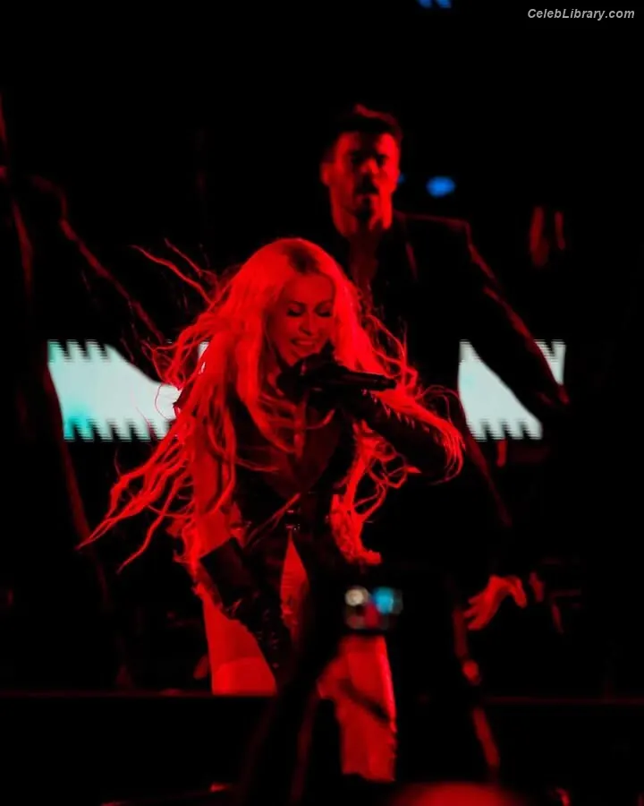 Christina Aguilera photo 17 of 634