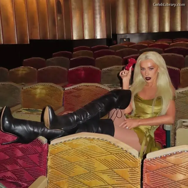 Christina Aguilera photo 19 of 634