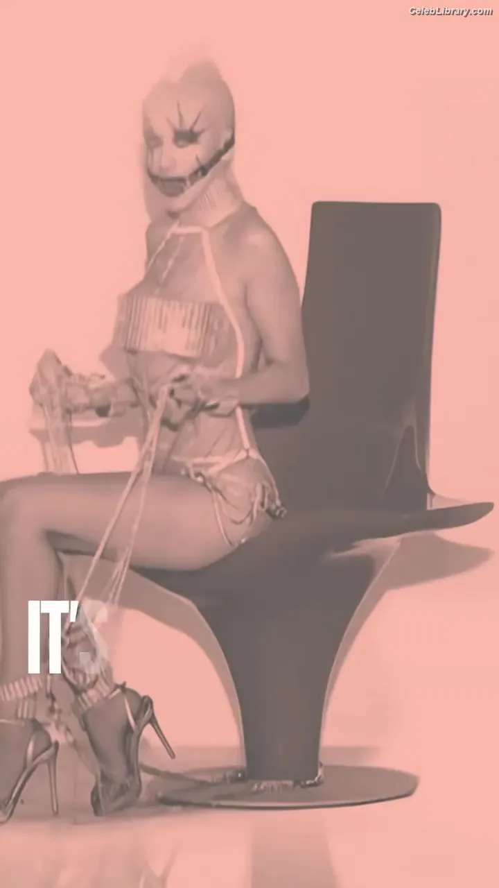 Christina Aguilera photo 24 of 634