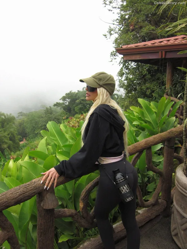 Christina Aguilera photo 14 of 635