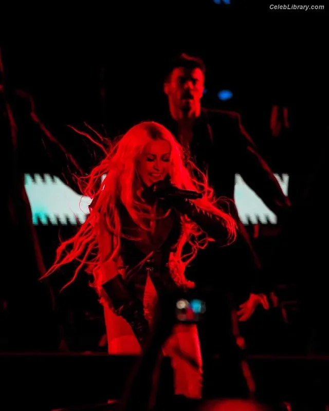 Christina Aguilera photo 17 of 635