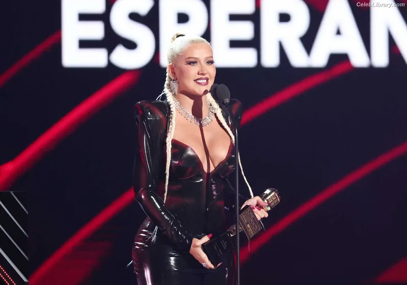 Christina Aguilera photo 6 of 635