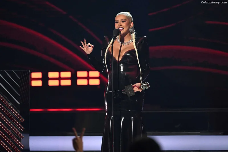 Christina Aguilera photo 13 of 635