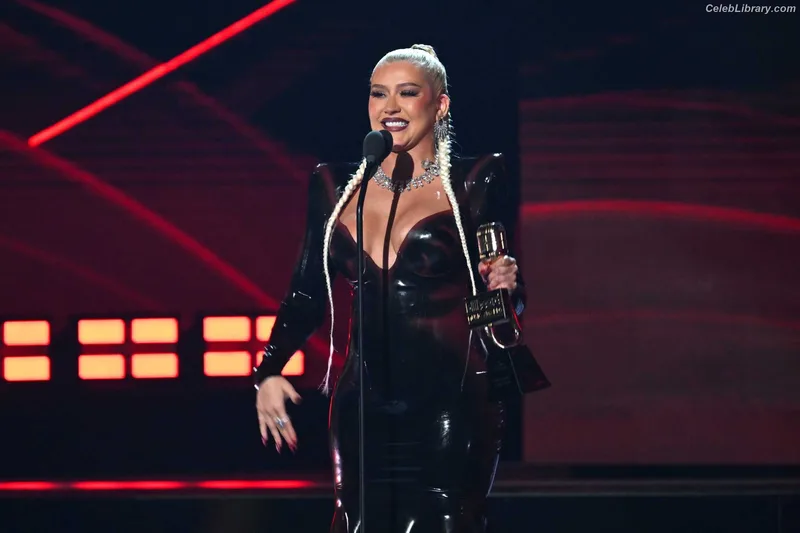 Christina Aguilera photo 14 of 635