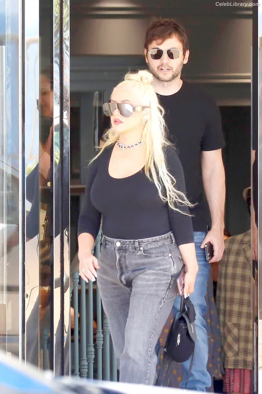 Christina Aguilera photo 5 of 635