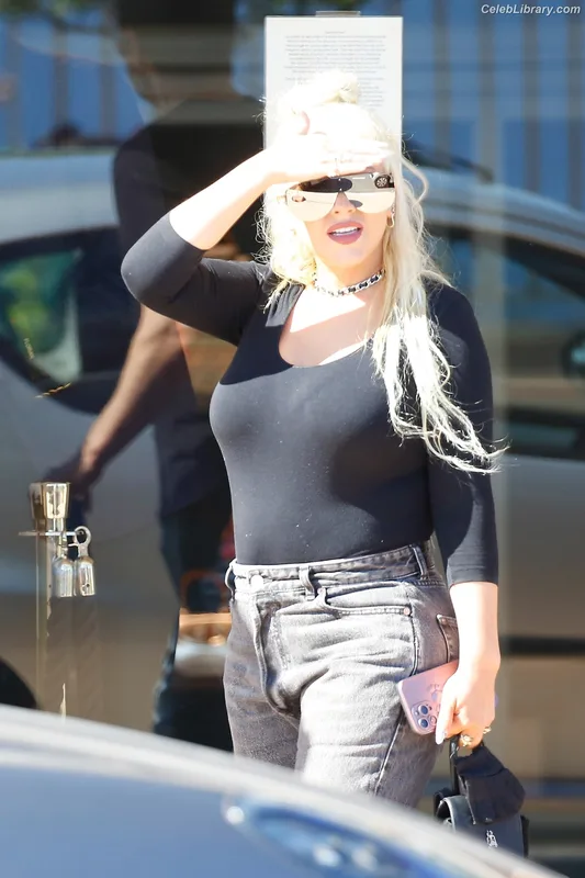 Christina Aguilera photo 8 of 635