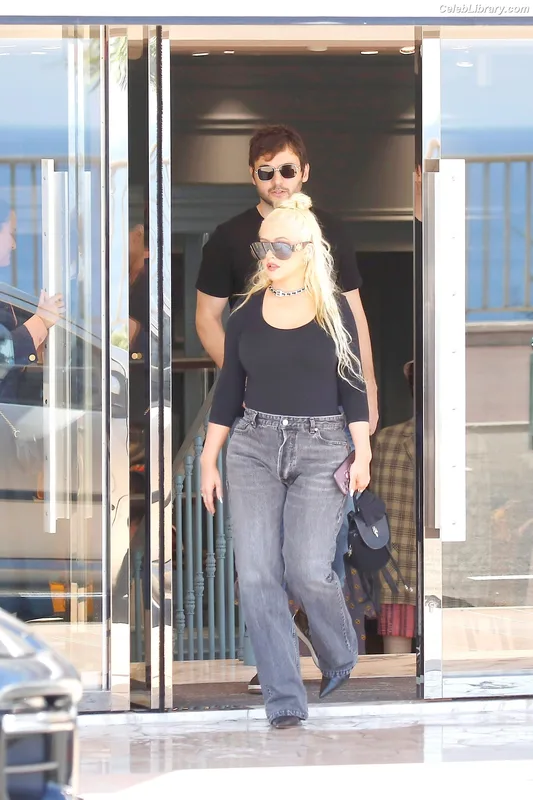 Christina Aguilera photo 9 of 635
