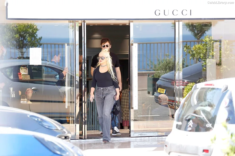 Christina Aguilera photo 10 of 635