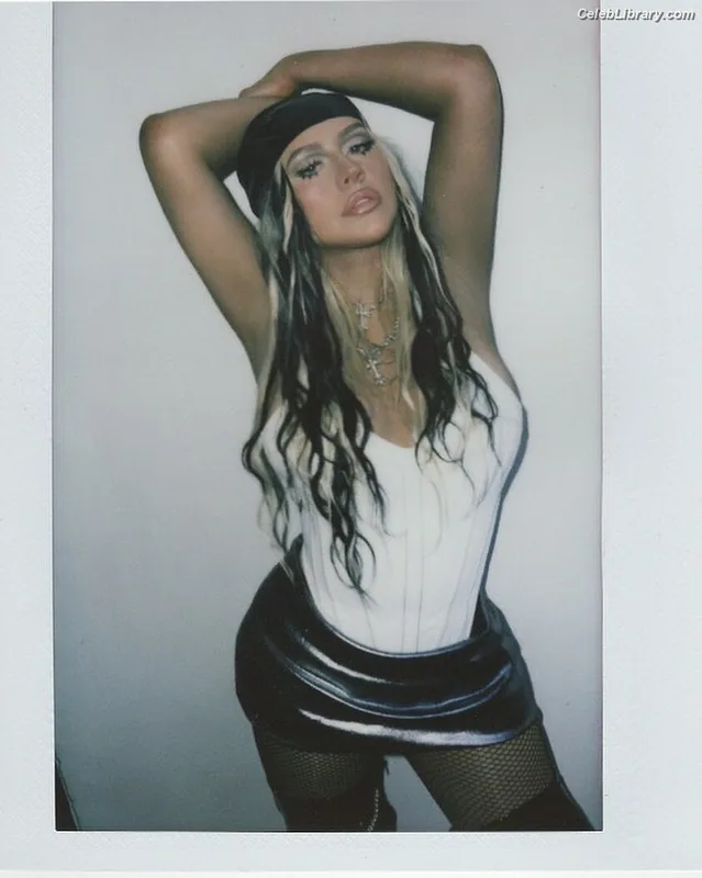 Christina Aguilera photo 19 of 635