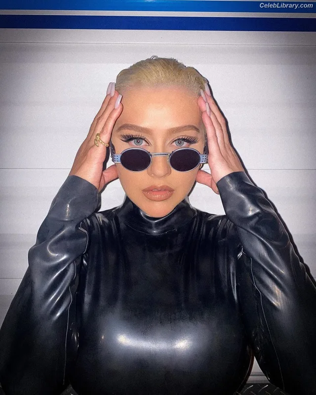 Christina Aguilera photo 9 of 635