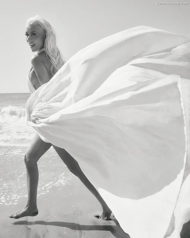 Christina Aguilera photo 15 of 635
