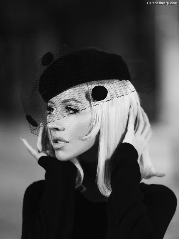 Christina Aguilera photo 24 of 635