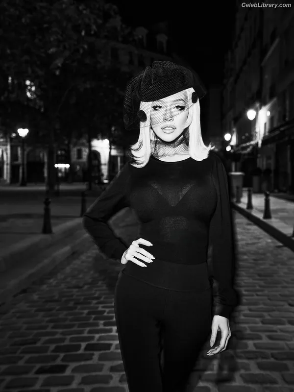Christina Aguilera photo 1 of 635