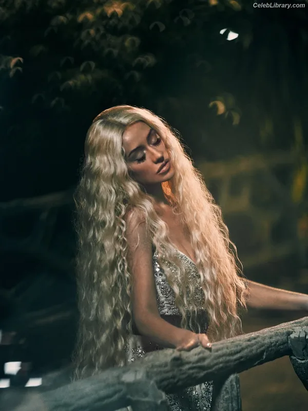 Christina Aguilera photo 3 of 635