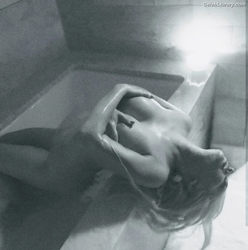 Christina Aguilera photo 7 of 635