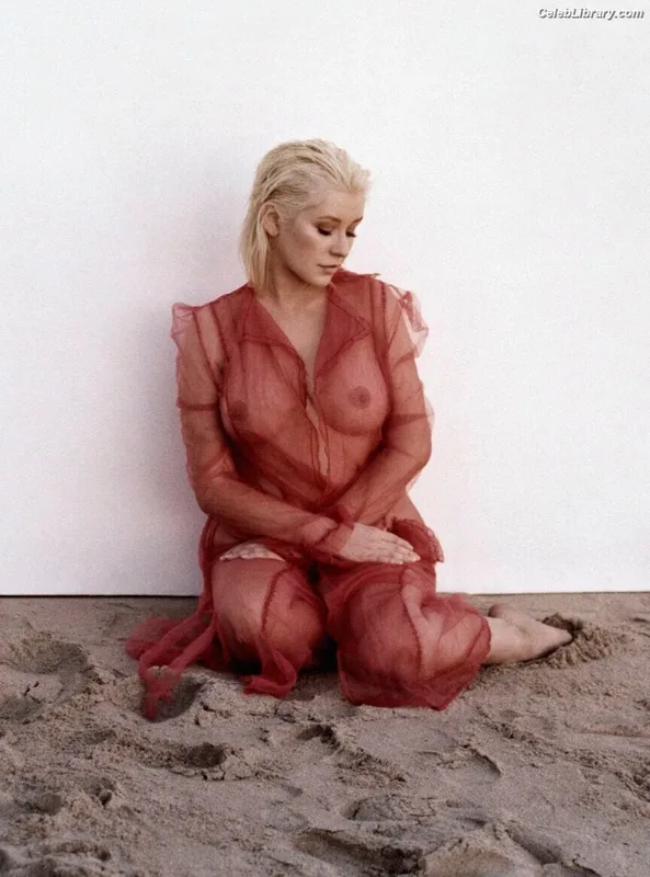 Christina Aguilera photo 10 of 635