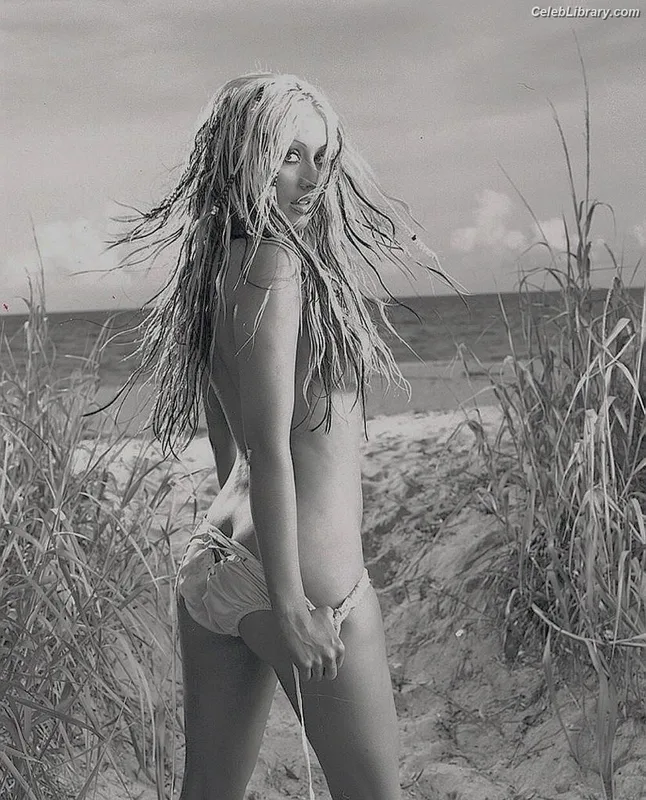 Christina Aguilera photo 17 of 635